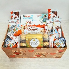 Киндеры в коробке с ферреро роше